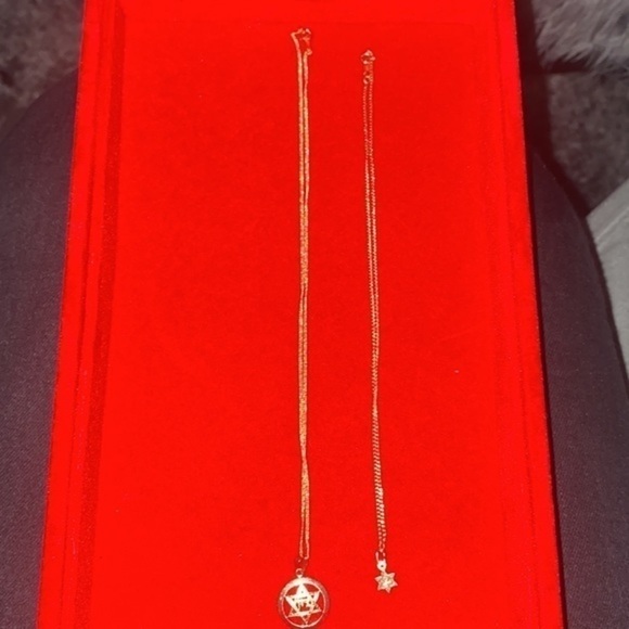 14K Yellow Gold Star Of David Pendant set Necklace - Picture 8 of 9